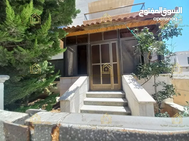 شقة ارضية للايجار في اجمل مواقع عبدون مع حديقة وترسات وكراج خاص