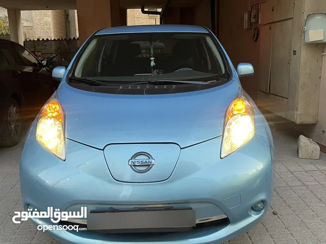 نيسان ليف 2015 للبيع
