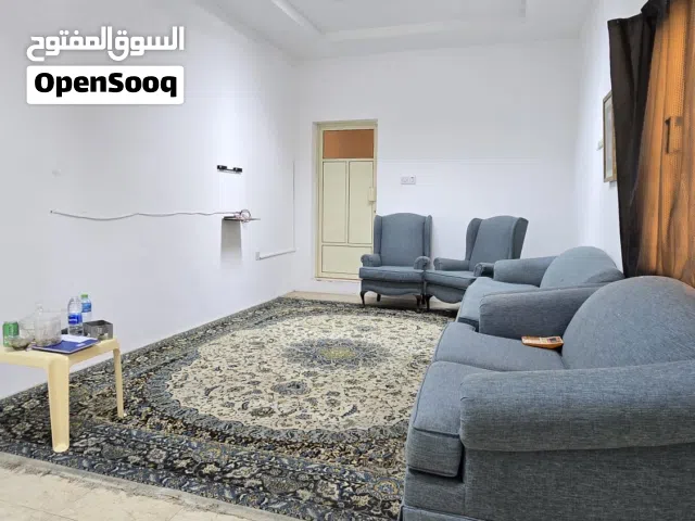 للايجار استديو في قلالي شامل الكهرباء والماء