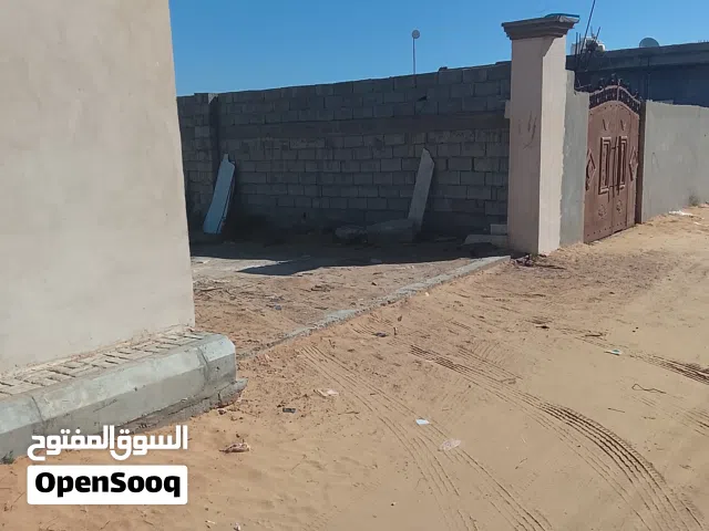 ارض للبيع 756 متر مربع . الدفع كاش بسعر 90000.دل . الدفع عن طريق حوالة بالتطبيق أو صك مصدق 110000.دل