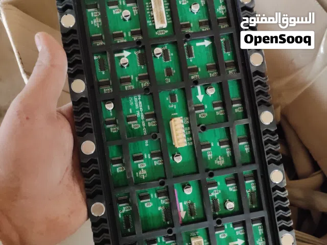 شاشة LED نوع P4 متوفر 140 قطعة
