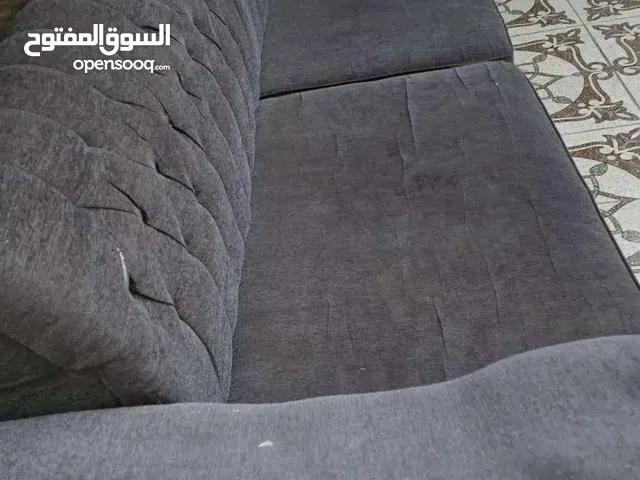 كنب مستخدم للبيع بحاله جيده على سوم