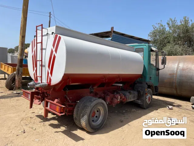 تصنيع جميع أنواع الخزانات والعربات المجرورة