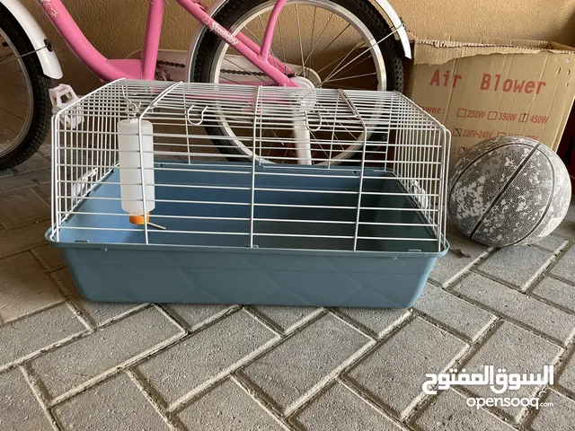Rabbit cage with water
