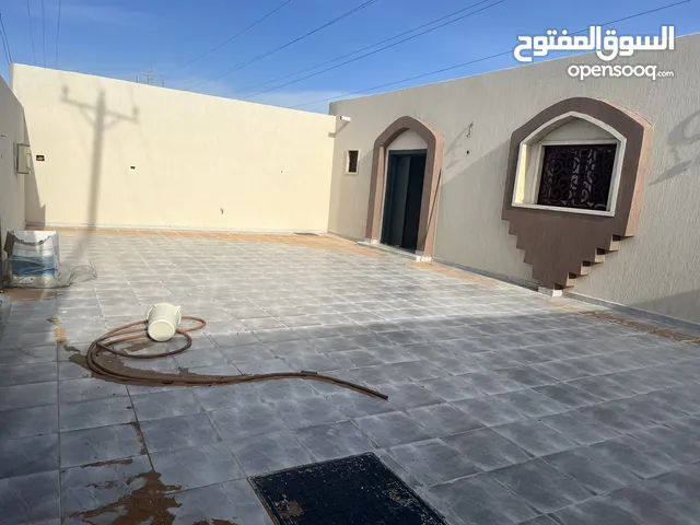 225 m2 3 Bedrooms Townhouse for Sale in Tripoli Al-Baesh