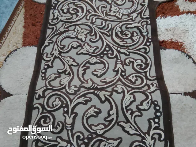 فرصه بيع سجاد مودرن وجميل يابلاش شبه جديد ونظيف