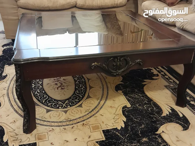 طقم طاولات وسط مستعملة استعمال نظيف