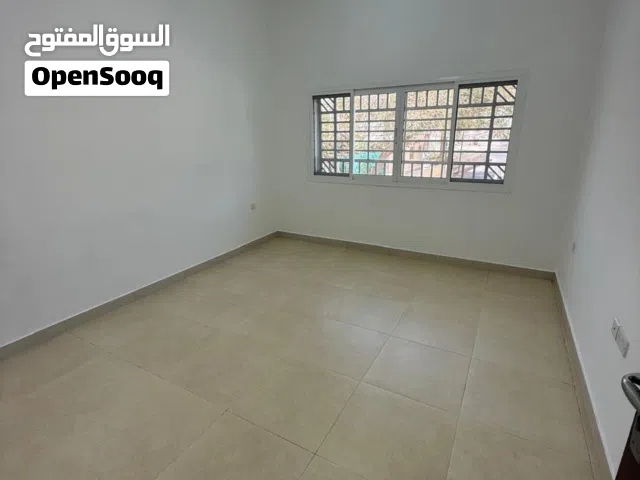 2 BHK Apartment for Rent in Ruwi / غرفتين وصالة للإيجار في الروي