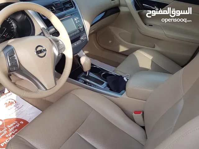 Nissan Altima 2013 , 3.5 SL, special edition. full options and genioin.