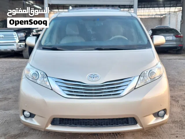 2012 تويوتا سيينا Limited
