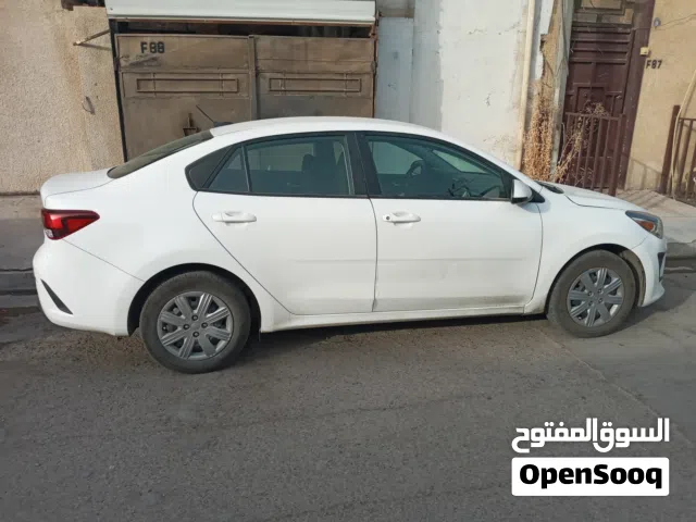 السلام عليكم كيا ريو موديل 2023 مرقمه بغداد حادثه جاملغ يمنه مبدل  لون ابيض باب صدره شويه بي صبغ