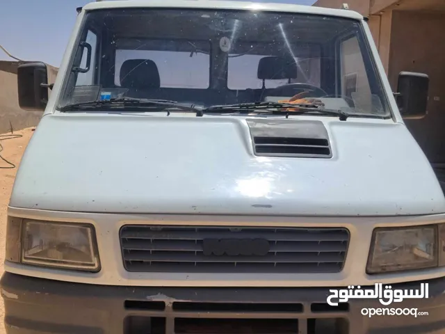 Flatbed Iveco 1998 in Jumayl