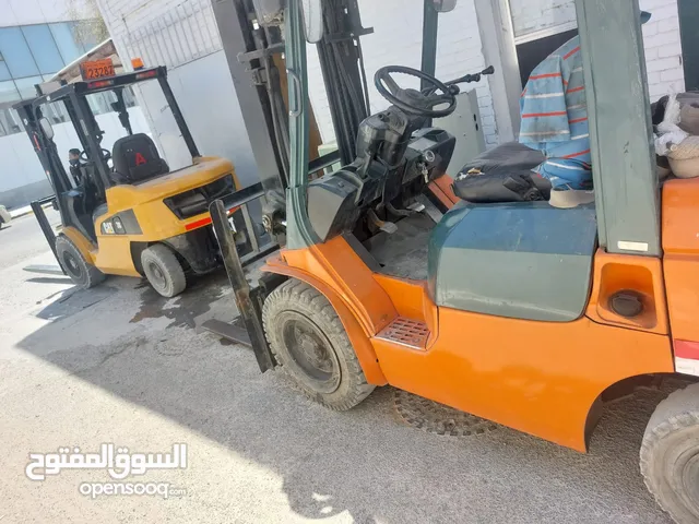 لايجار بالعارضيه الصناعيه رافعات شوكيه وتوفير عمال تنزيل وتحميل أغراض وتنزيل حاويات
