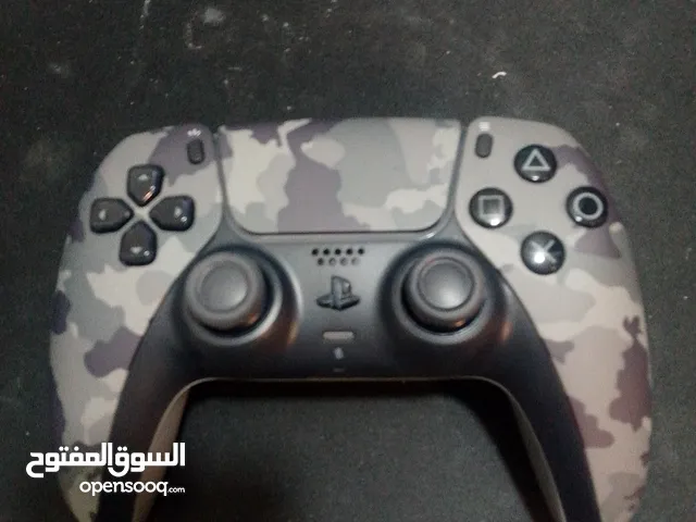 يد سوني فايف بقراطيسها