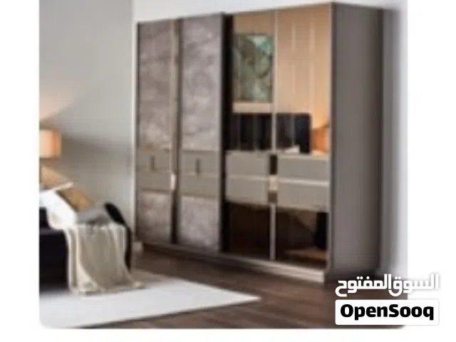 غرفة نوم فاخرة للبيع من هوم سنتر استعمال معتدل نظيفة جداً