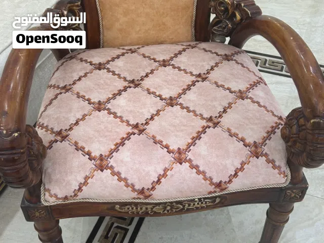 للبيع طاولات