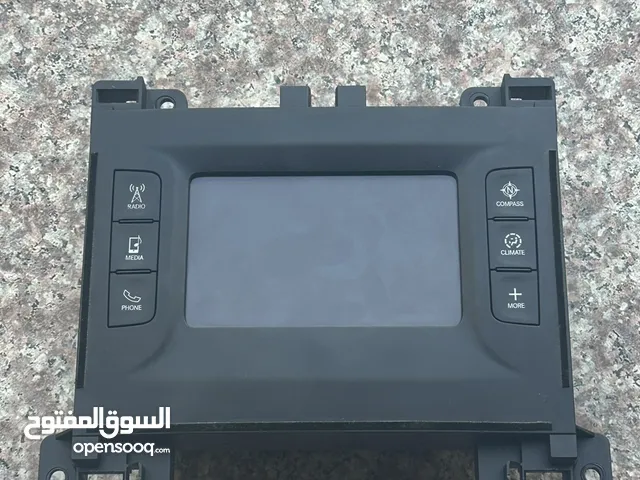 للبيع شاشة دوج تشارجر موديل 2017 يركب على الموديل 15 إلى 23