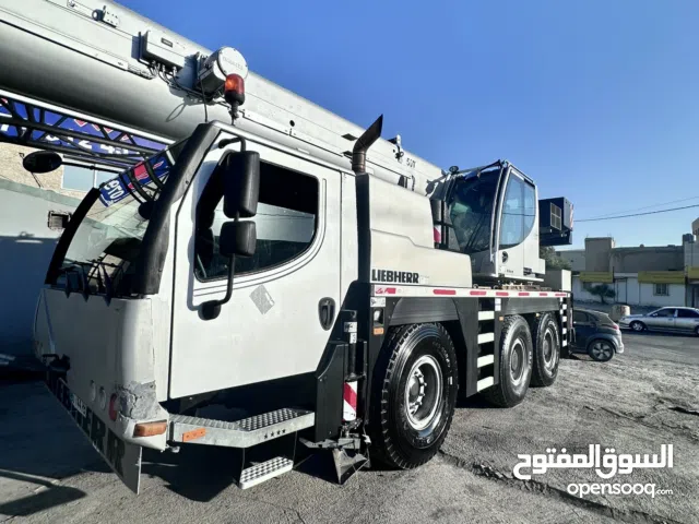 ونش كرين و رافعات وكرينات وسطحات عالية الأداء لمهام البناء والصناعات الثقيلة. جميع أنواع الونشات