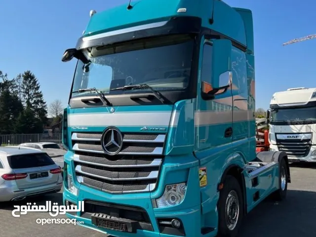 Tractor Unit Mercedes Benz 2022 in Amman