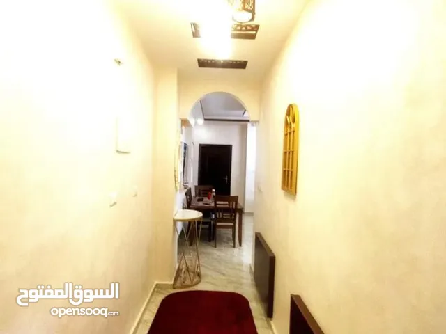 شقة مميزة و مطلة للبيع في ابو نصير