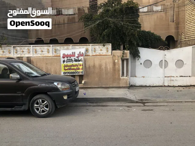 بيت بموقع ممتاز وبسعر مناسب جدا