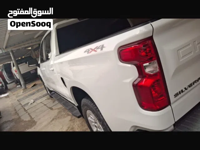 2022 شيفروليه سلفرادو 1500 LT