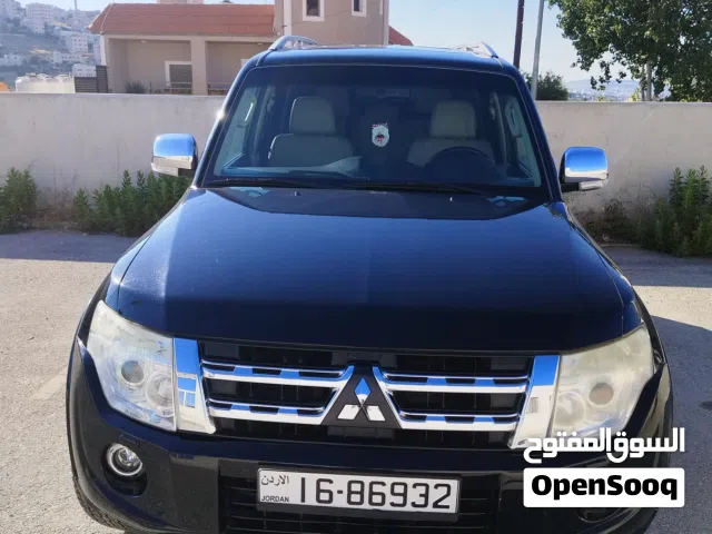 2013 ميتسوبيشي باجيرو GLS