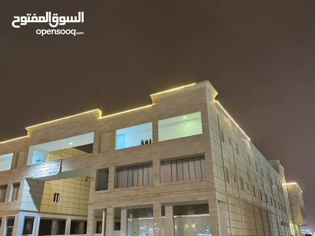 شقه  مفروشه للإيجار اليومي بمنطقة السعادة ،       بوسط المدينة مقابل السعادة سيتي مول  .
