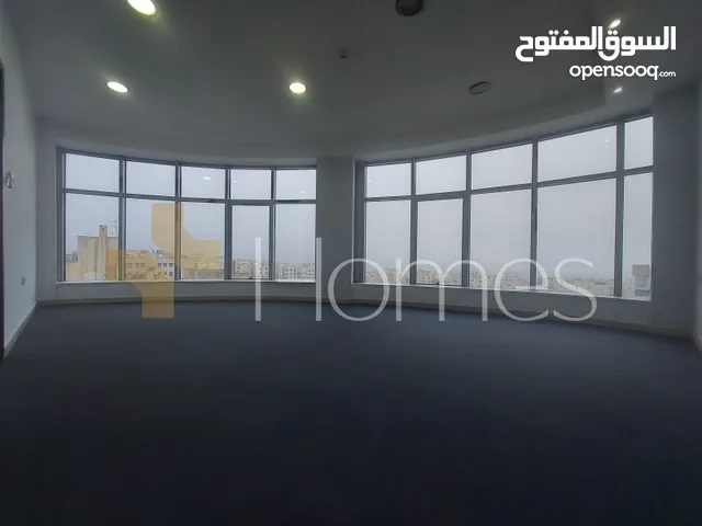 مكتب في منطقة راقية للايجار في ضاحية الامير راشد بمساحة بناء 190م