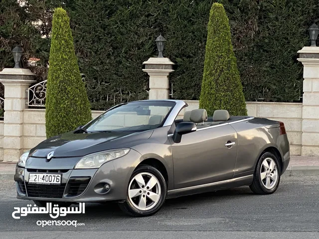 رينو ميجان كابروليه كَشف بمواصفات خاصة موديل 2011 لون اسمنتي مميز ، بحال الوكالة للبيع.