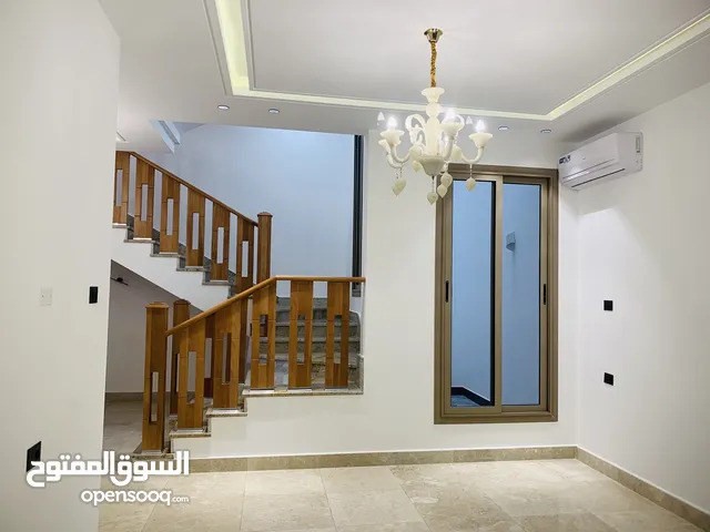 345m2 More than 6 bedrooms Villa for Sale in Tripoli Al-Sabaa