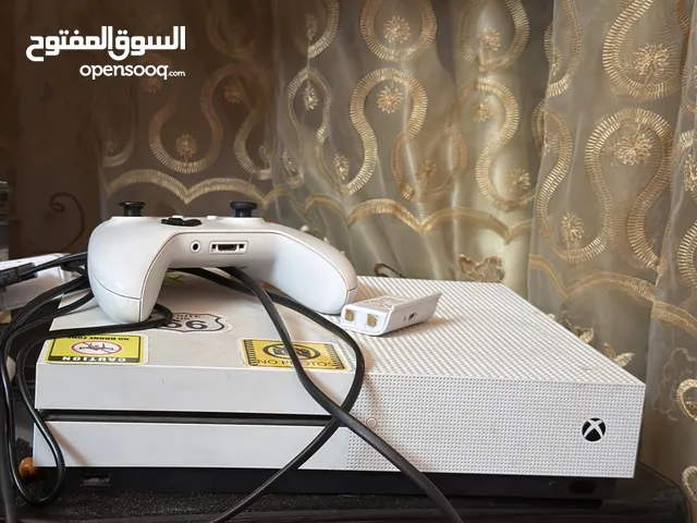 XBOX 1cبحاله شبه جديده