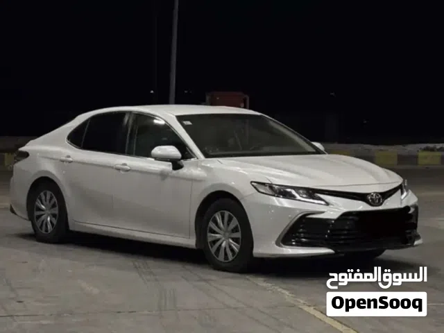 مطلوب تويوتا كامري للبيع موديل 2021 بالرياض بنزين هايبرد استاندر