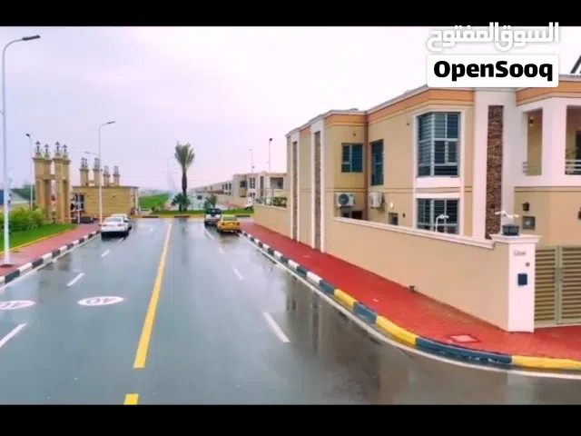 300 m2 4 Bedrooms Townhouse for Rent in Basra Tannumah