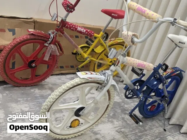 للبيع سياكل BMX القديم غير مستخدم جديد ومعه الكارتون حجم20 للتواصل