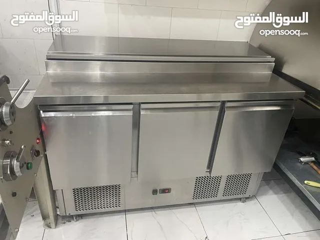 ثلاجة عرض بارد للبيع مستعملة