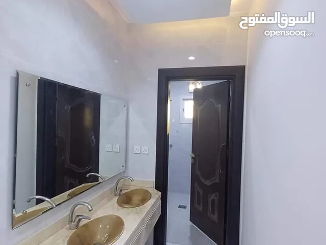 171 m2 3 Bedrooms Apartments for Rent in Al Madinah Alaaziziyah