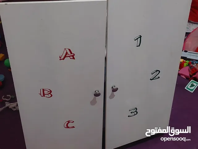 تخت اطفال مستعمل مع خزانه