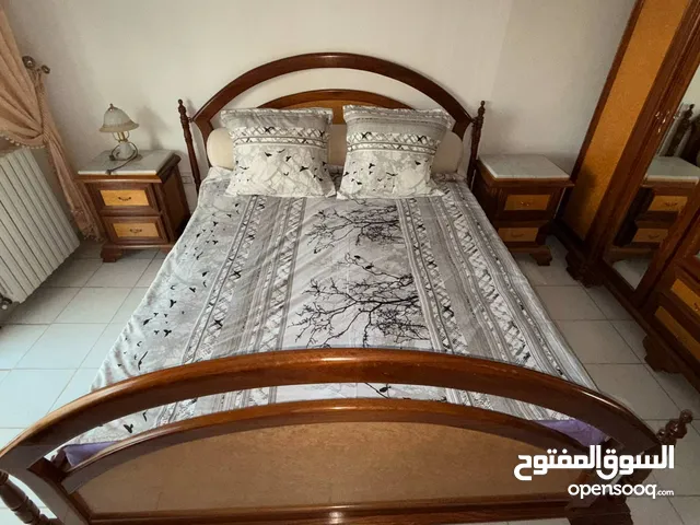غرفة نوم لون بني