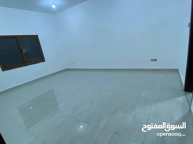 200 m2 3 Bedrooms Apartments for Rent in Farwaniya South Abdullah Al Mubarak