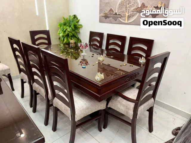 طاولة سفره 8كراسي خشب زان وبلوط ب الكامل تنجيد الأصلي ولا خدش بالإضافة إلى زجاج سكري