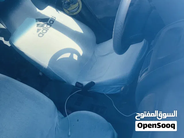 1998 ميتسوبيشي كاريزما