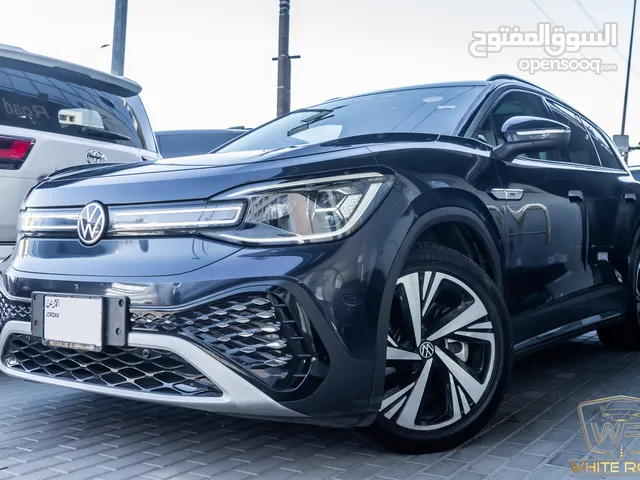 Volkswagen ID6 Crozz Pro 2022 السيارة بحالة ممتازة جدا و قطعت مسافة 64,000 كيلو متر