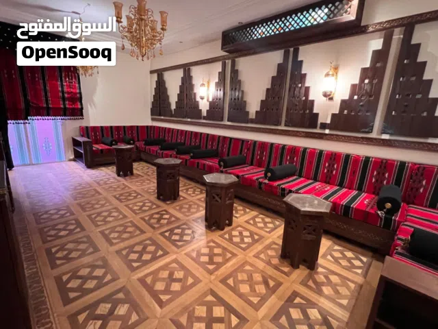 300 m2 4 Bedrooms Apartments for Rent in Amman Abdoun