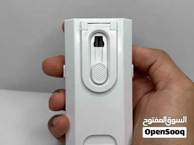 منتج 8 في 1 لتنظيف منتجات الالعاب : كيبورد ، سماعة ، شاشة ، وغيرها ، متوفر بكمية محدودة وبسعر مناسب