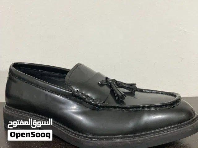 Tassel Loafers in black