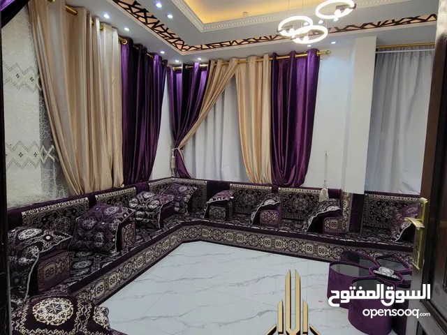 شقة مفروشة جديد لوكس اول ساكن للإيجار في أرقى أحياء صنعاء بيت بوس الخمسين جوار مجمع العرب