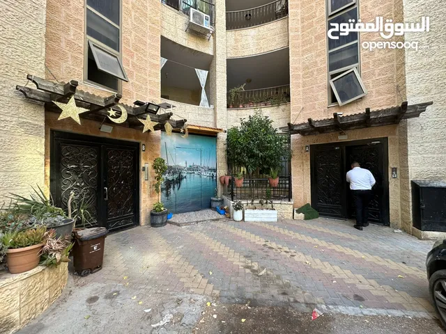 شقة للبيع - عين منجد - وحيدة بطابقها - 170م - بالقرب من سوبرماركت بغداد