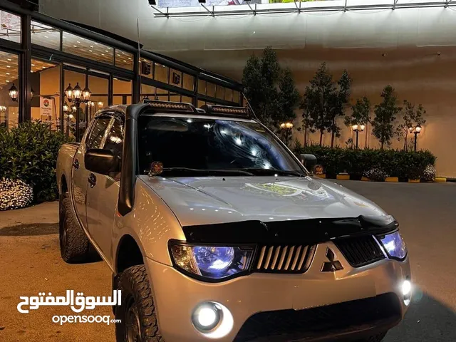 بكب موتسوبيشي L200 2009