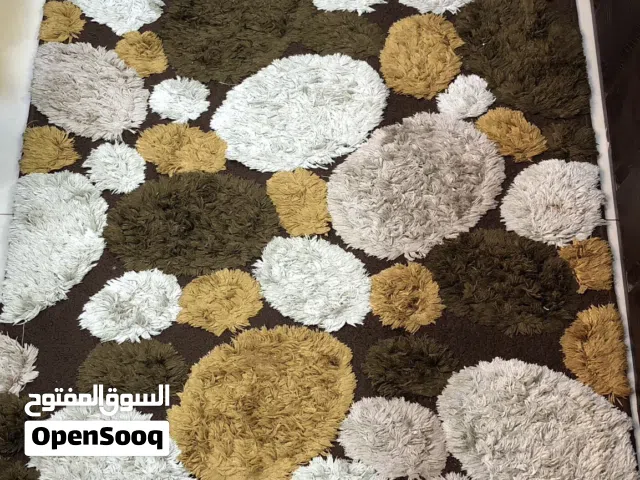 سجادة مقاس متر ب مترين حالة جيدة جدا Carpet 1/2m very good condition